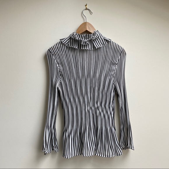 ::Vintage:: accordion button down - Picture 2 of 4